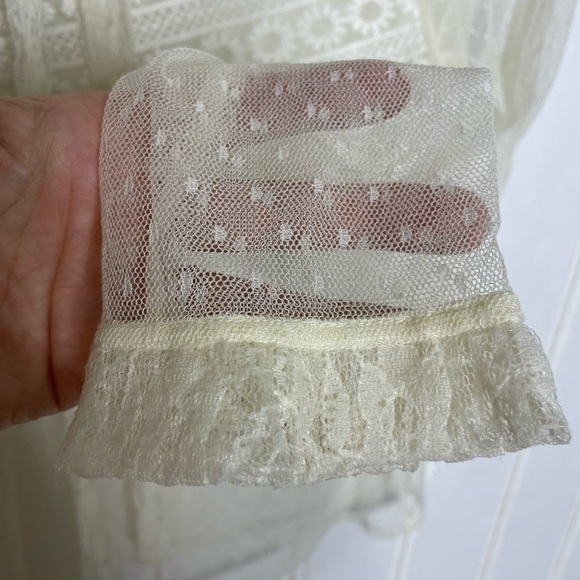 Willow & Paige Lace Peasant Blouse - 895 - Picture 8 of 9